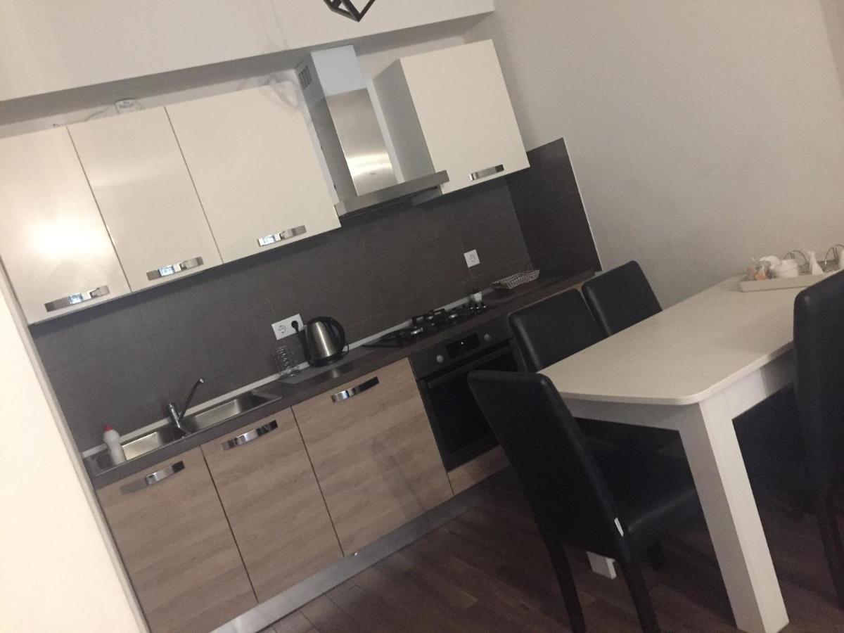 Sol'S M2 White Modern Apartments ティビリシ エクステリア 写真