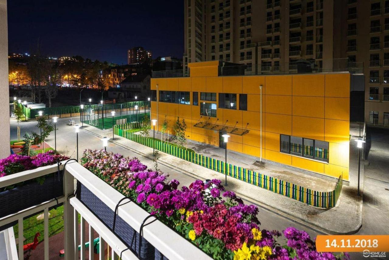 Sol'S M2 White Modern Apartments ティビリシ エクステリア 写真